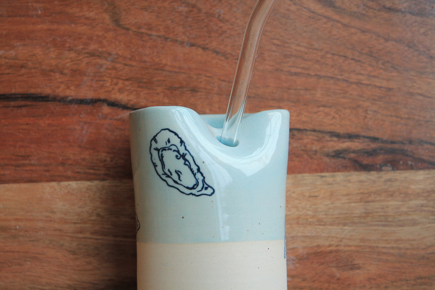 Oyster Shore Straw Cup